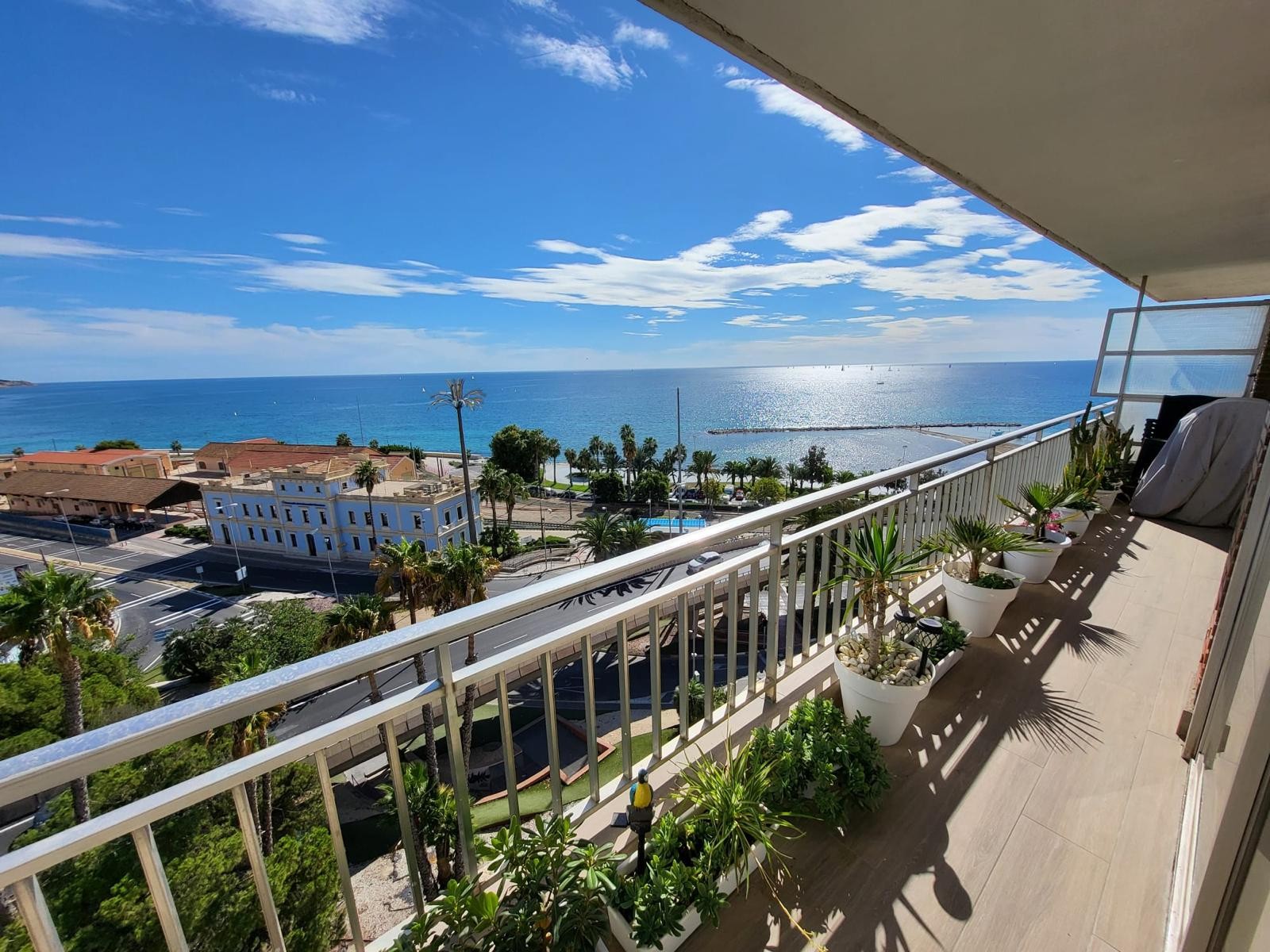 Venta. Ático en Alicante