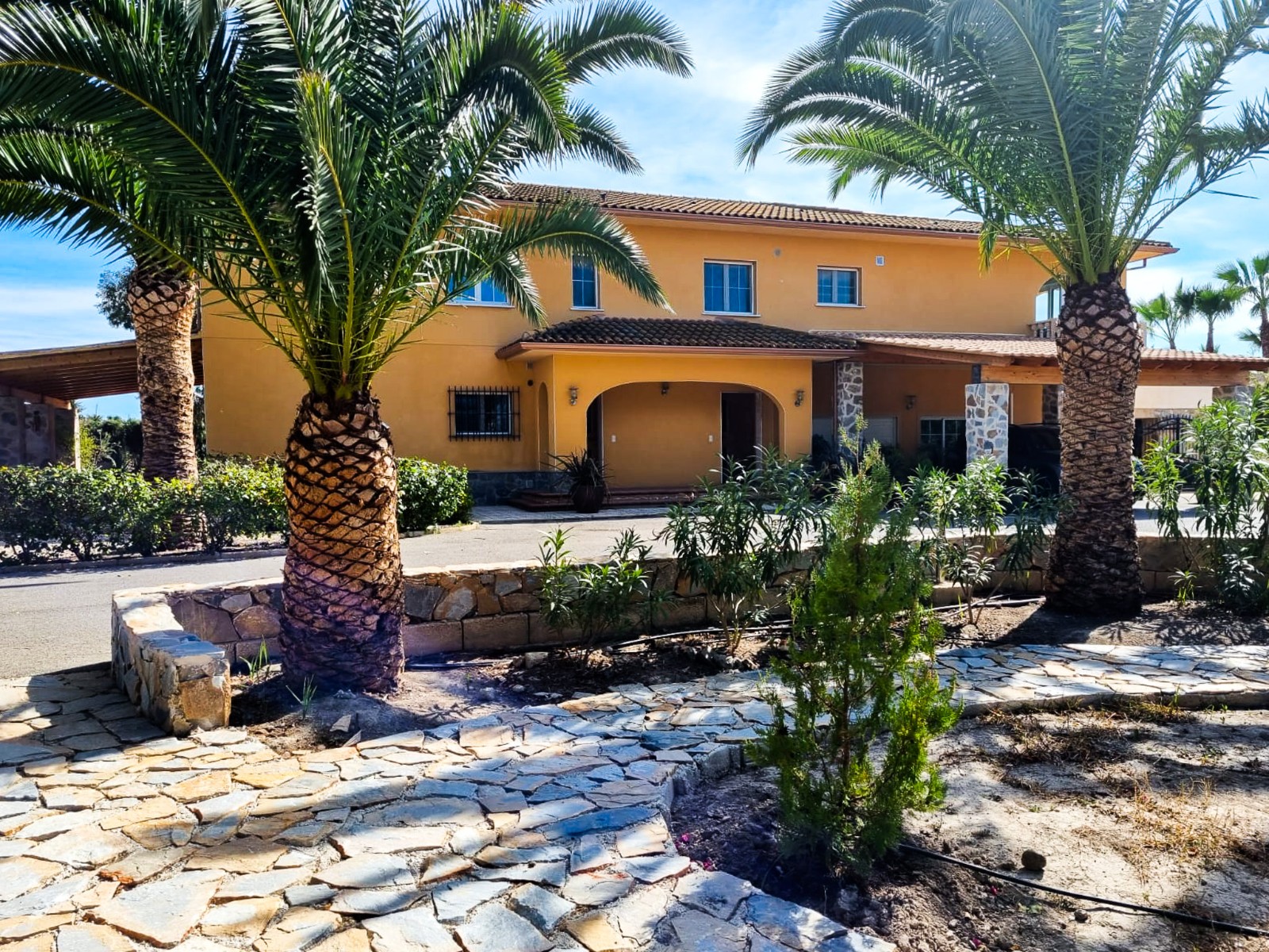 Villa in Daimes - view 1