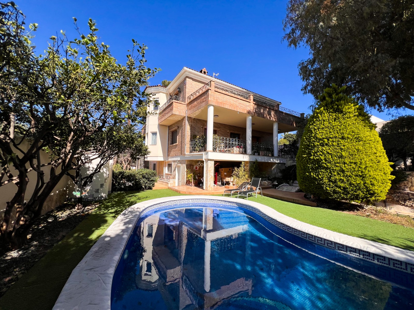 Property Image 1 Property Image 1