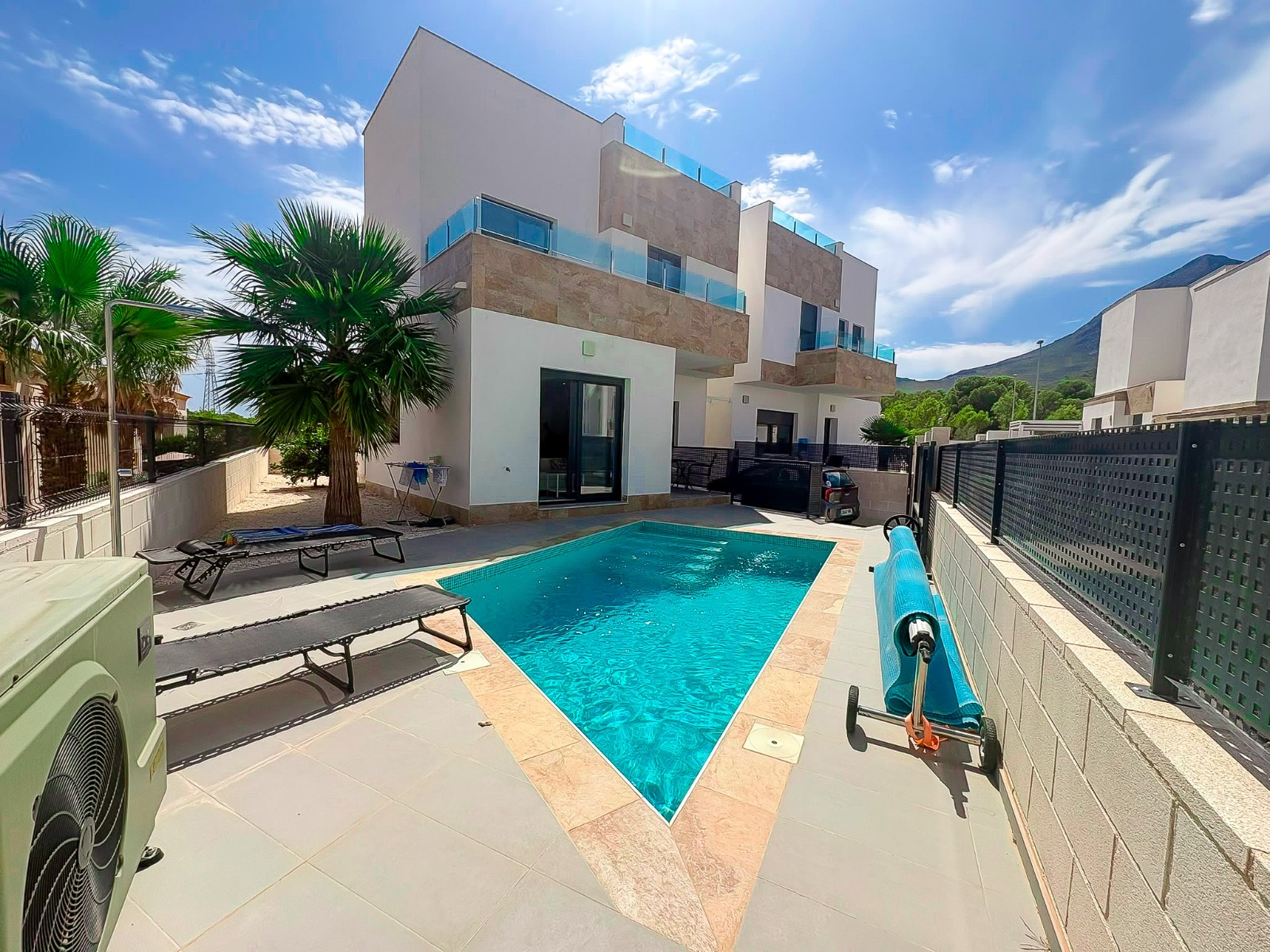 Villa in Polop - view 1