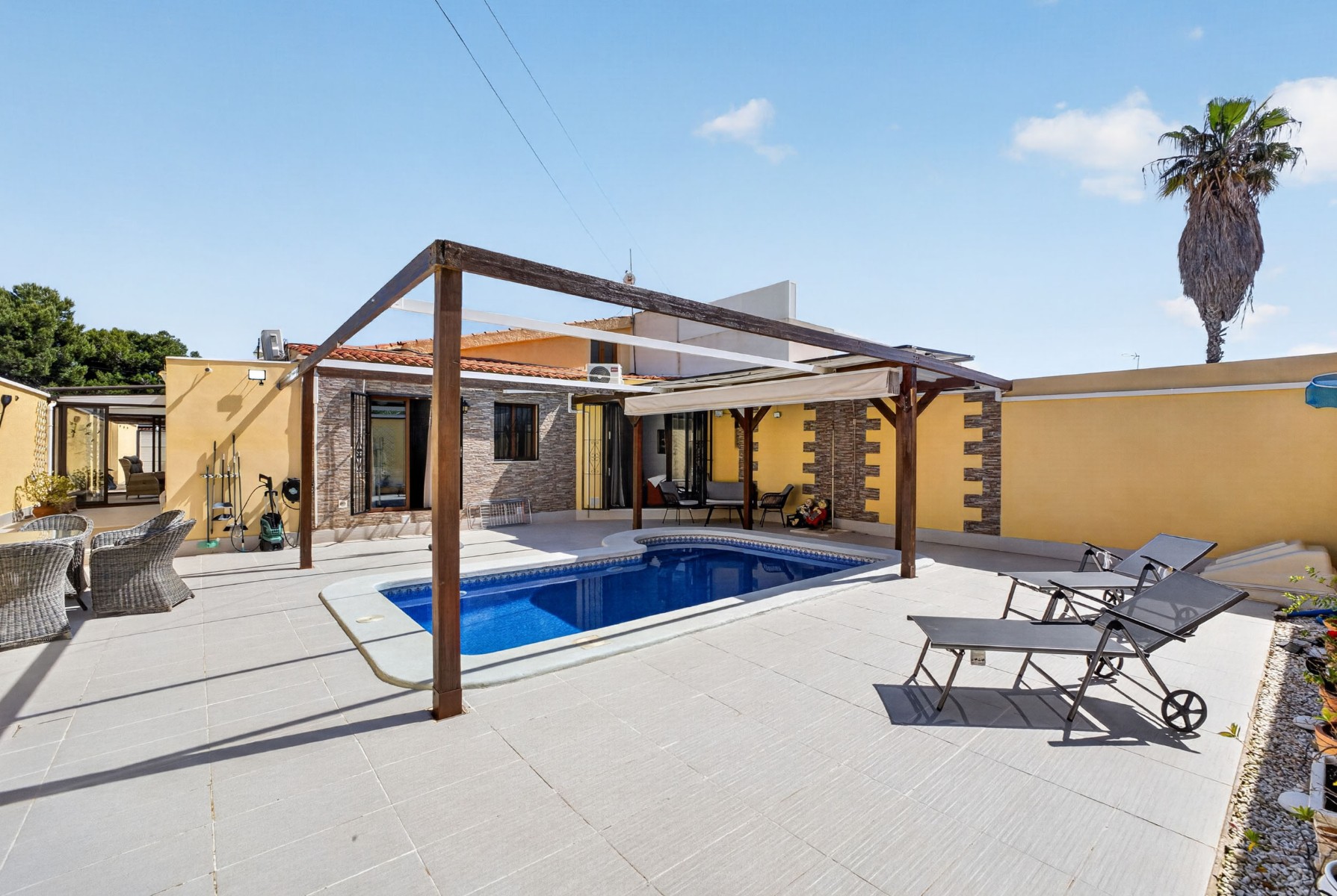 Villa in Torrevieja - view 1