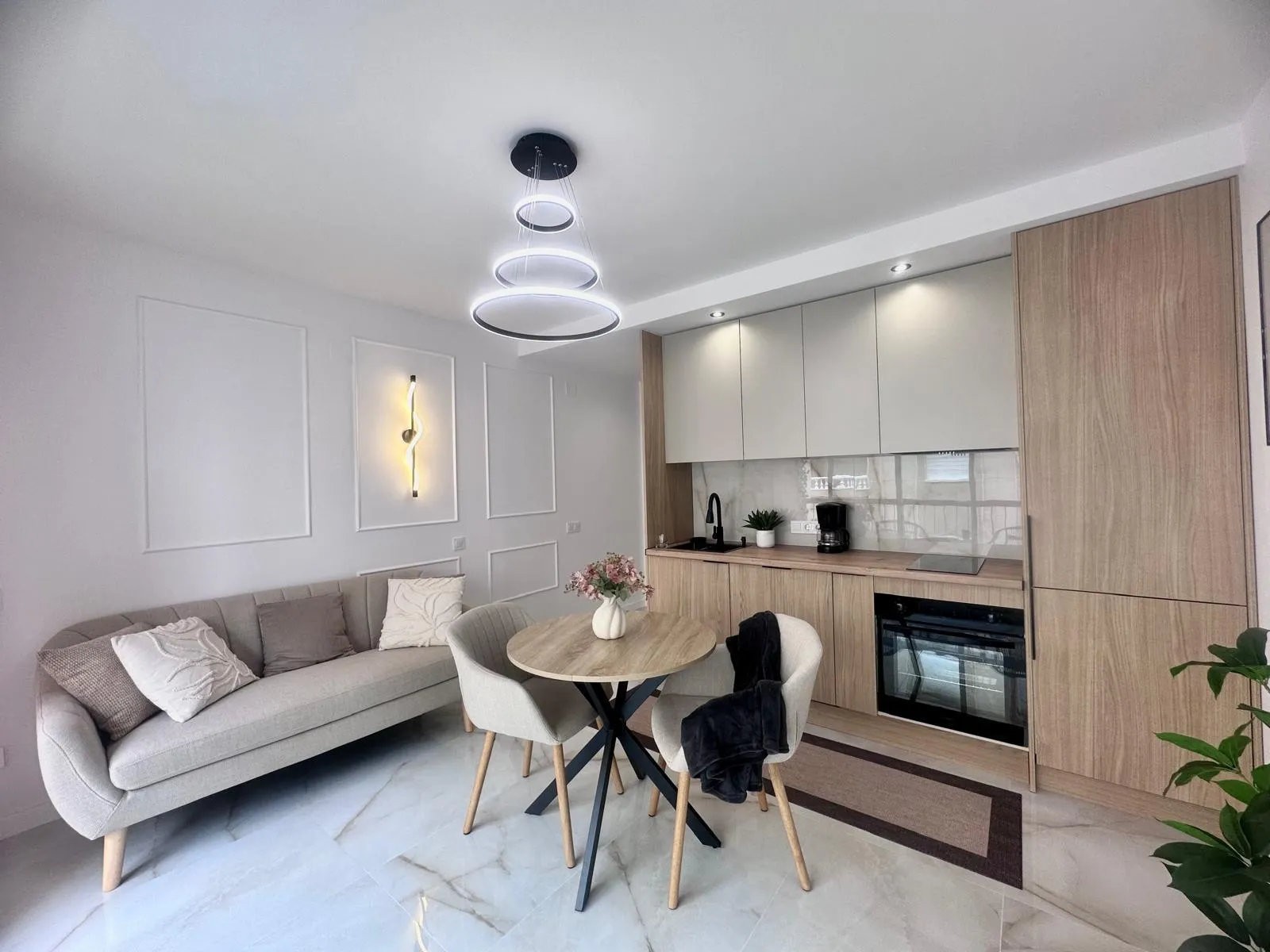 Apartment in Torrevieja - Image 2