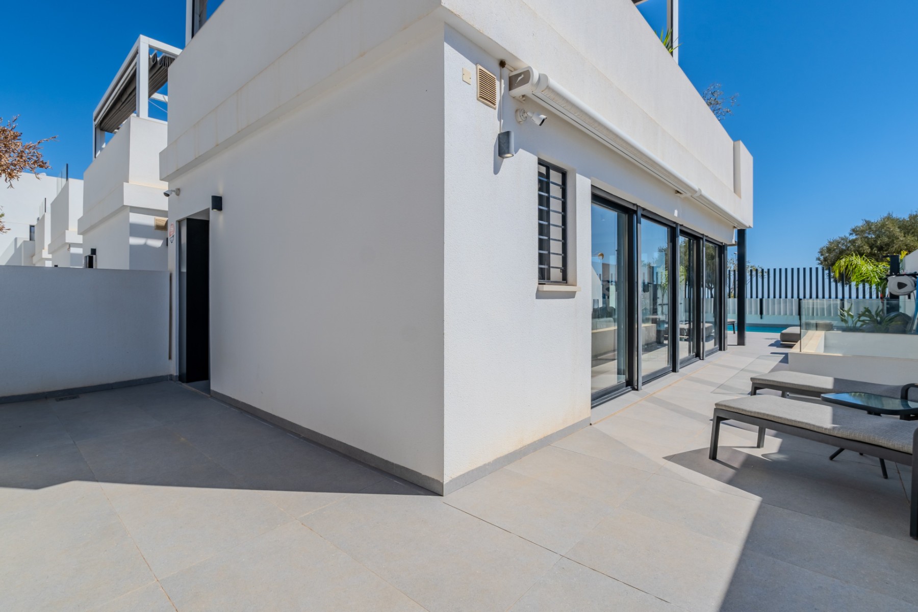 Villa in Guardamar del Segura - Image 2